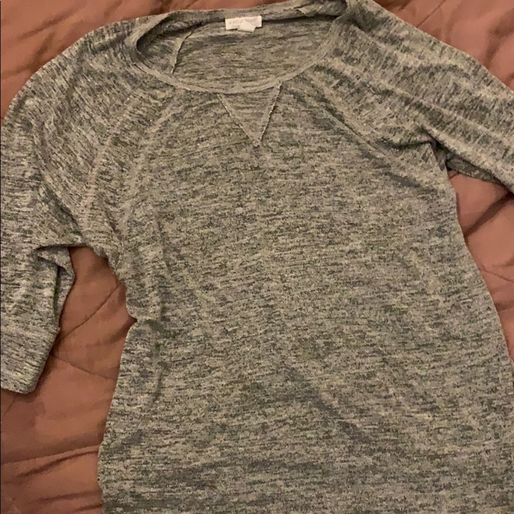 Super soft grey marled cute top a pea in the pod